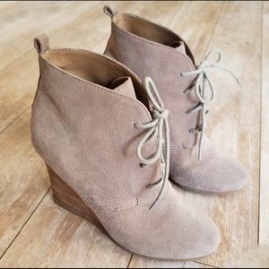 Steve Madden Suede Wedges